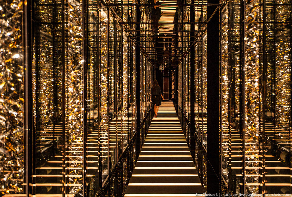 Самый высотный в мире бар