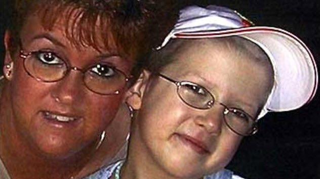 Родители, которые притворялись, что их ребенок смертельно болен. Часть 1 Родители, которые притворялись, что их ребенок смертельно болен. Часть 1