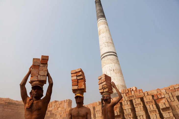 Кирпичные поля Бангладеша Кирпичные поля Бангладеша