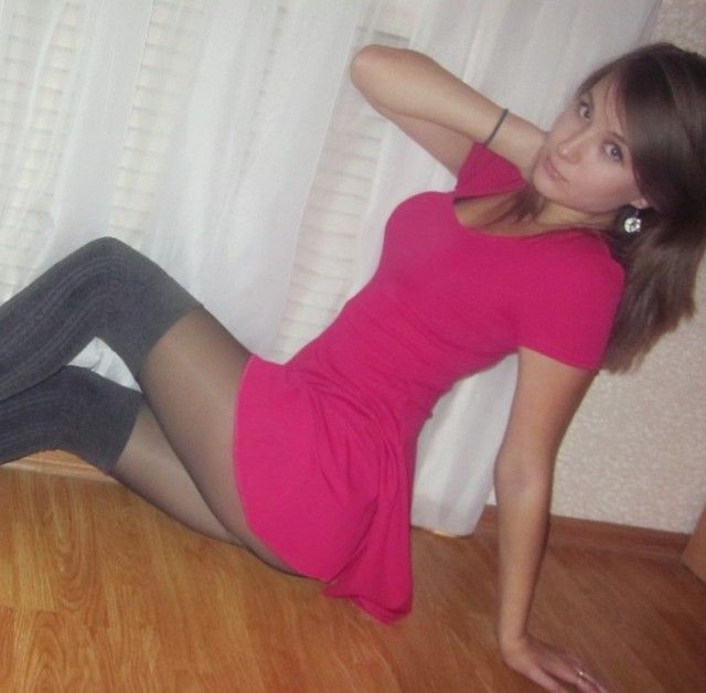 Милые пользовательницы социальных сетей