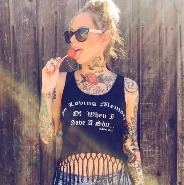 Симпатичные девушки с татуировками