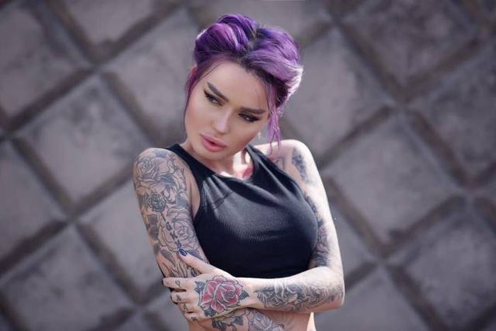 Симпатичные девушки с татуировками