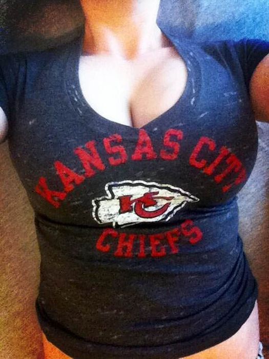 Грудастые фанатки американского футбола (93 фото)