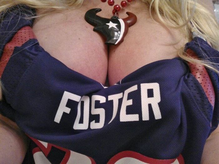 Грудастые фанатки американского футбола (93 фото)