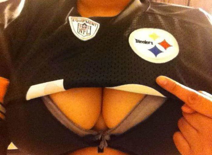 Грудастые фанатки американского футбола (93 фото)