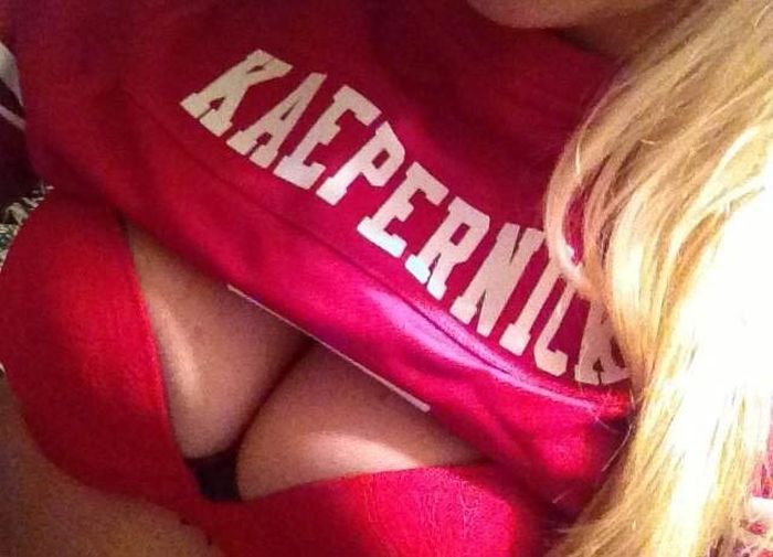 Грудастые фанатки американского футбола (93 фото)