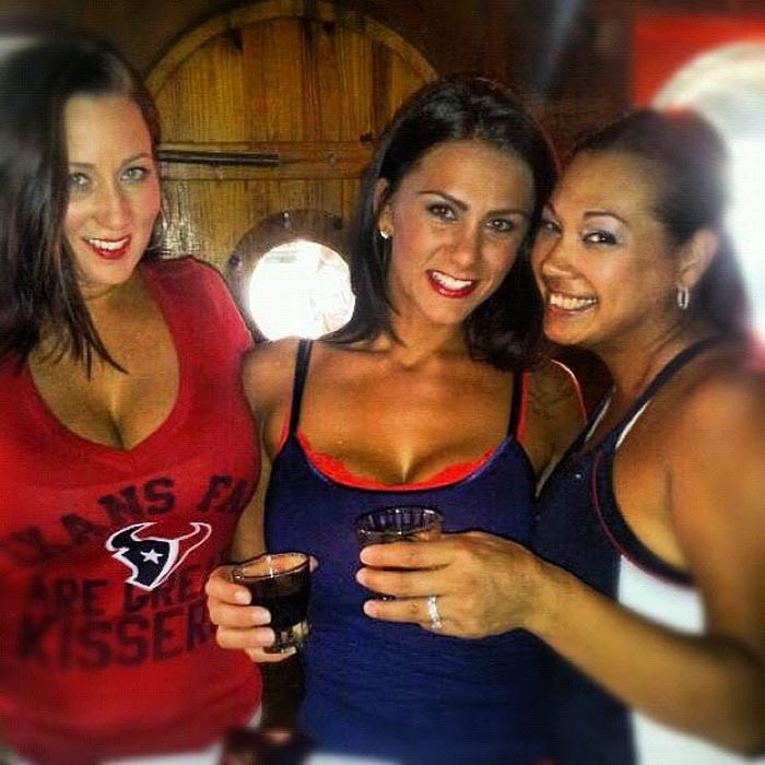 Грудастые фанатки американского футбола (93 фото)