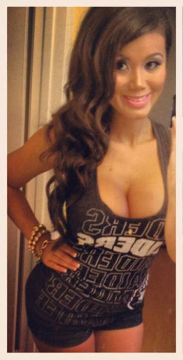 Грудастые фанатки американского футбола (93 фото)