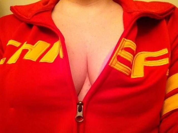 Грудастые фанатки американского футбола (93 фото)