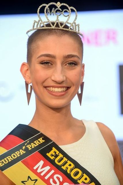 Пользователи сети осудили победительницу "Мисс Ганновер-2017" за ее стрижку