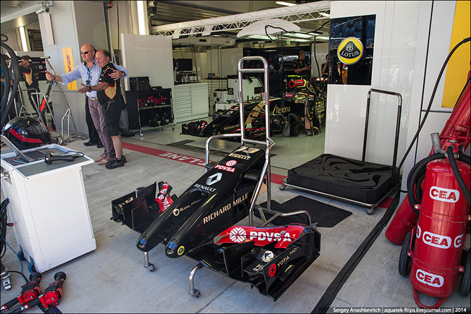 Машины Формулы-1. Как это сделано? (37 фото)