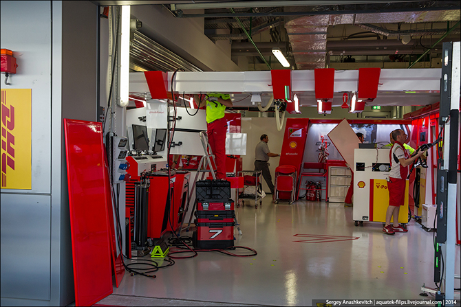 Машины Формулы-1. Как это сделано? (37 фото)