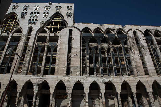 Прогулка по одному из самых разрушенных сирийских городов