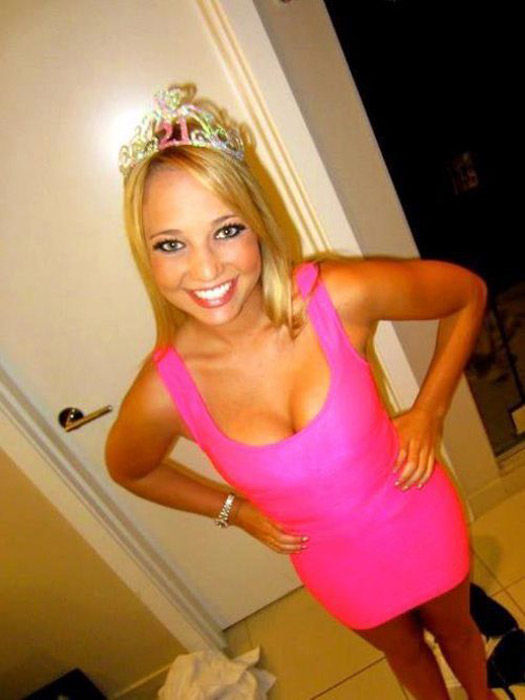 Сексуальные платья на стройных девушках (50 фото)