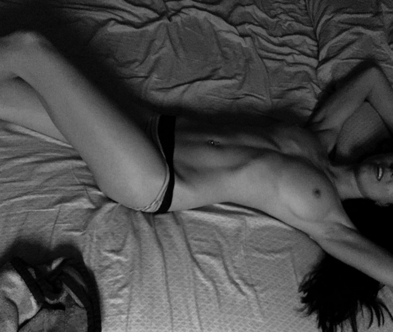 Любительские фото девушек (18+)