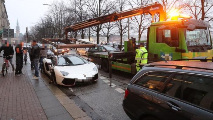 У бывшего футболиста Тима Визе отобрали слишком шумный суперкар Lamborghini