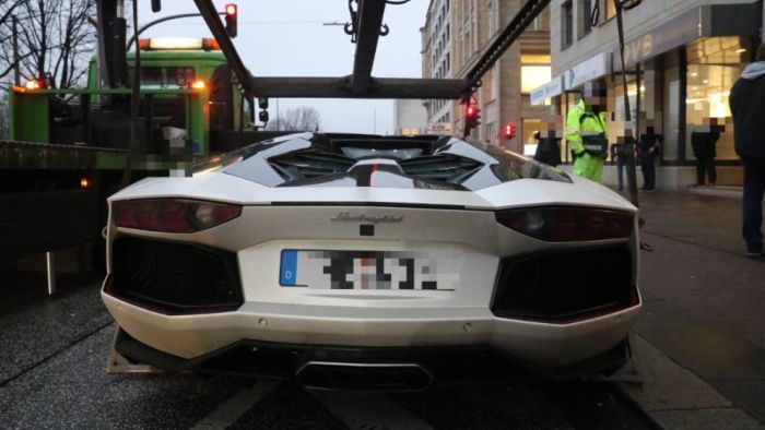 У бывшего футболиста Тима Визе отобрали слишком шумный суперкар Lamborghini