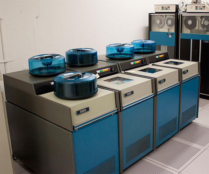 Экскурсия по музею Living Computer Экскурсия по музею Living Computer