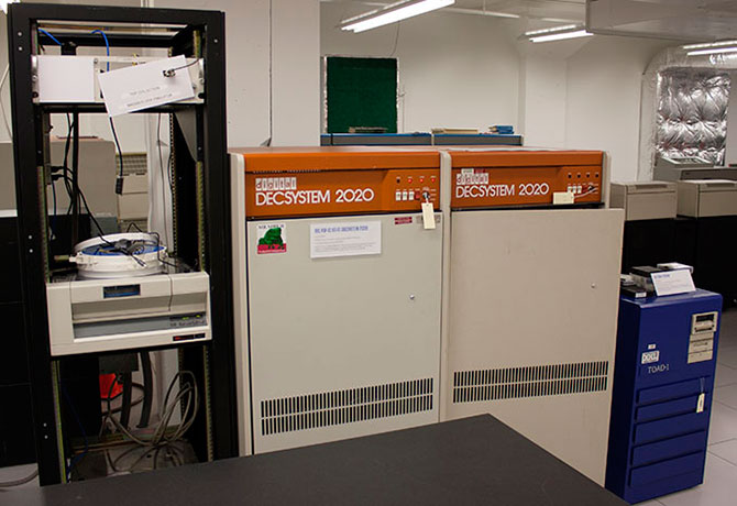 Экскурсия по музею Living Computer Экскурсия по музею Living Computer