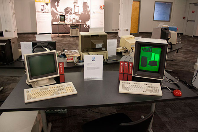 Экскурсия по музею Living Computer Экскурсия по музею Living Computer