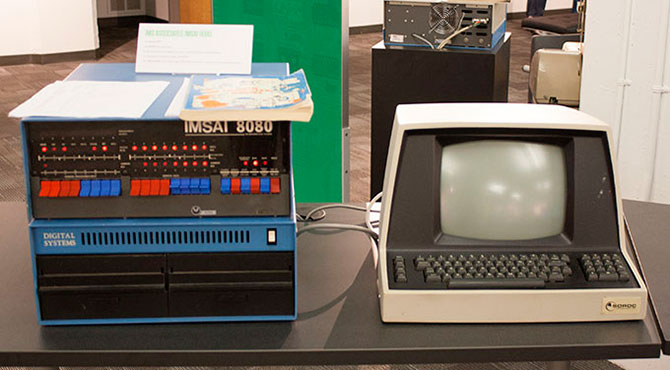 Экскурсия по музею Living Computer Экскурсия по музею Living Computer