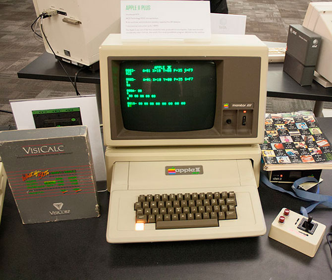 Экскурсия по музею Living Computer Экскурсия по музею Living Computer