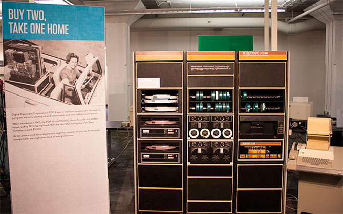 Экскурсия по музею Living Computer Экскурсия по музею Living Computer