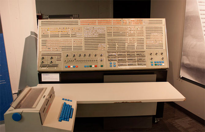 Экскурсия по музею Living Computer Экскурсия по музею Living Computer