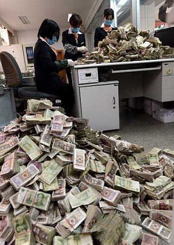 Гора денег (6 фото)