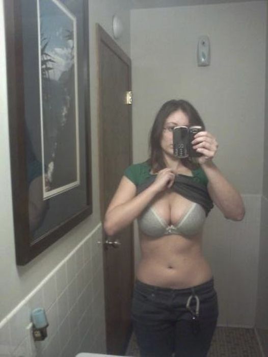 Внушительный размер груди (45 фото)