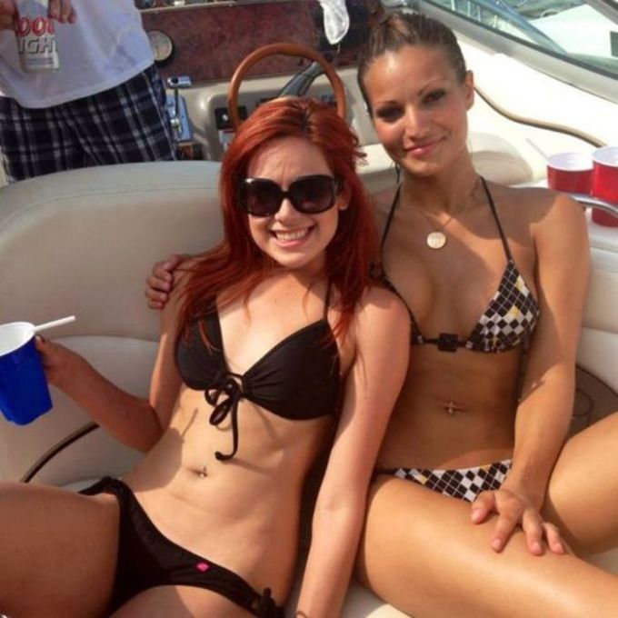 Девушки в бикини (45 фото)