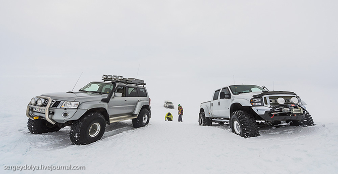 Путешествие по Исландии на внедорожниках Путешествие по Исландии на внедорожниках