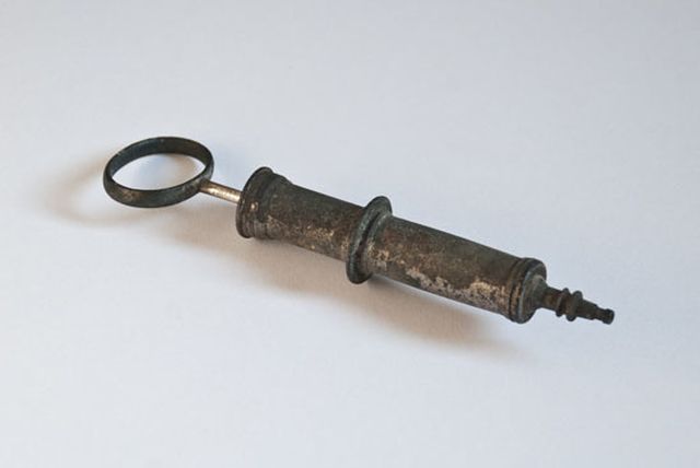 История создания шприца