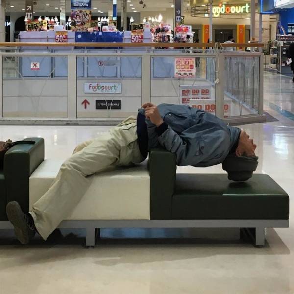 Мужчины на шопинге