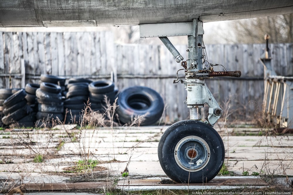 Самолет Брежнева в украинском огороде