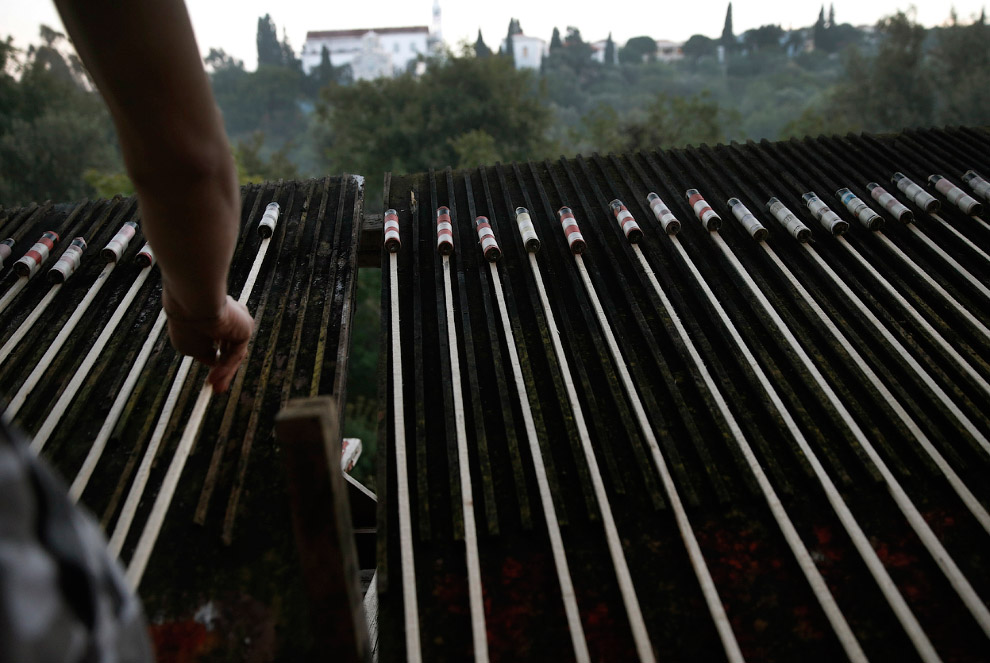 Запуск ракет на Пасху в Греции Запуск ракет на Пасху в Греции