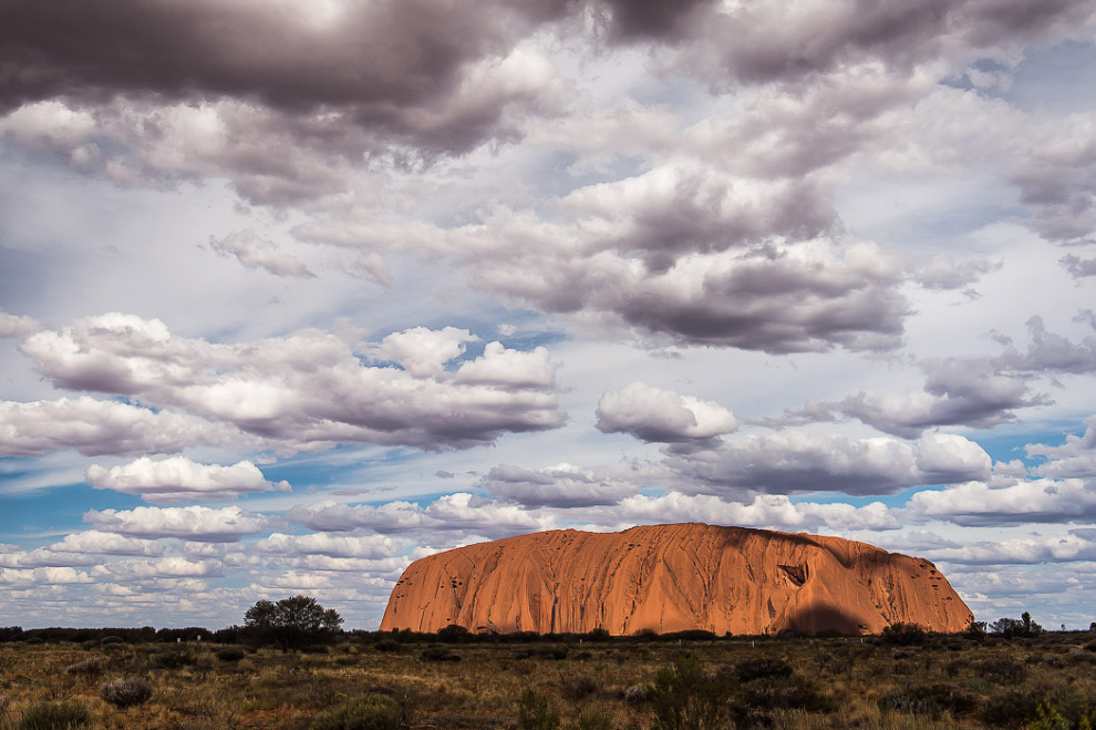 Улуру — самый большой камень на планете Улуру — самый большой камень на планете