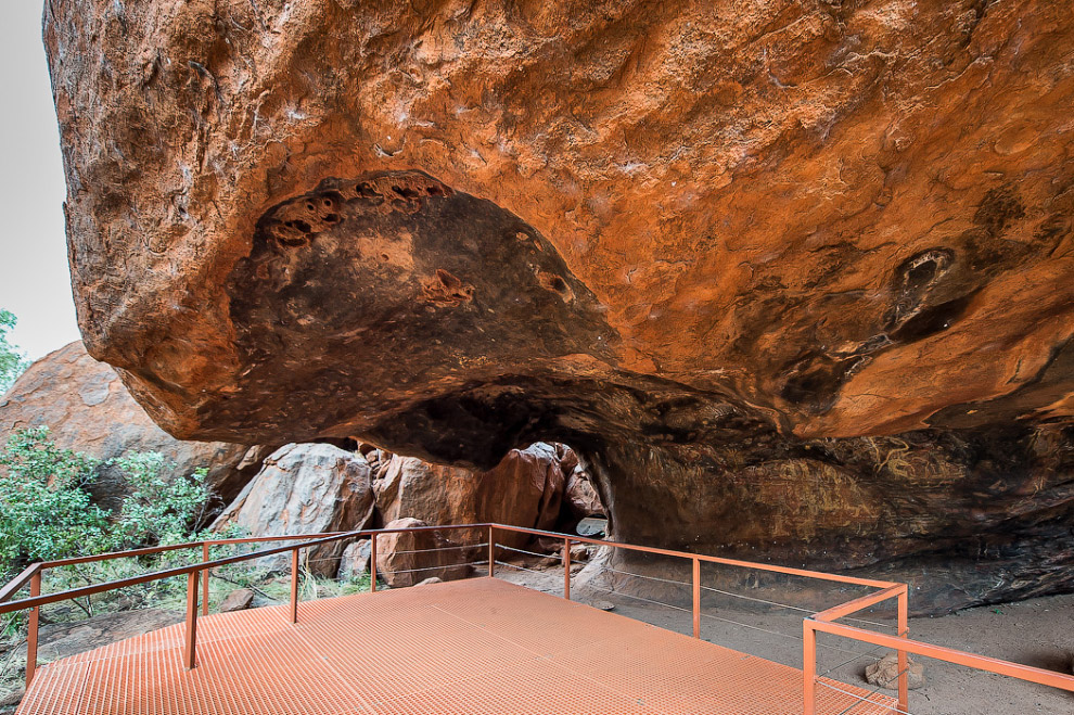 Улуру — самый большой камень на планете Улуру — самый большой камень на планете