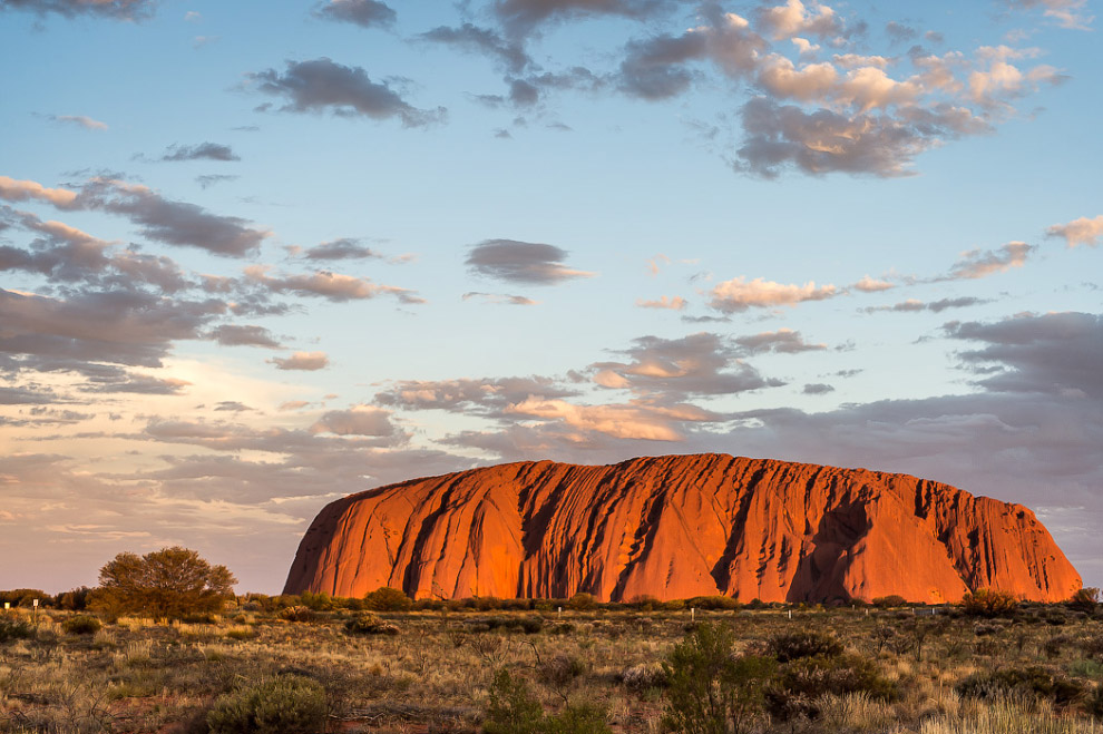 Улуру — самый большой камень на планете Улуру — самый большой камень на планете