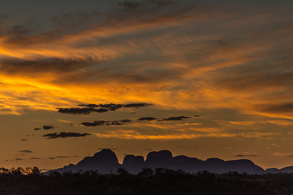 Улуру — самый большой камень на планете Улуру — самый большой камень на планете