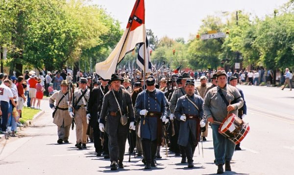 Первая в мире подводная лодка, успешно примененная в бою