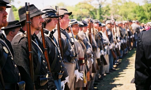 Первая в мире подводная лодка, успешно примененная в бою