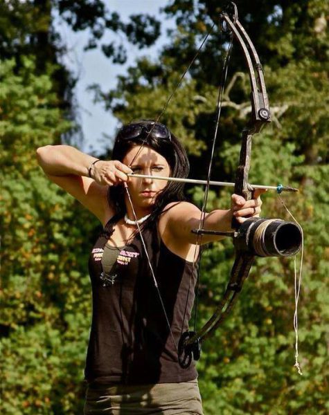 Девушки с оружием