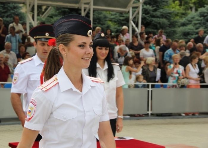 Симпатичные девушки на страже порядка