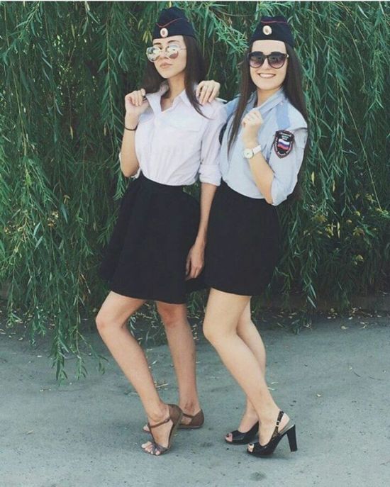 Симпатичные девушки на страже порядка