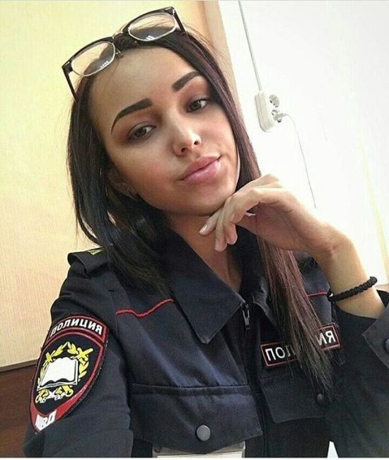 Симпатичные девушки на страже порядка