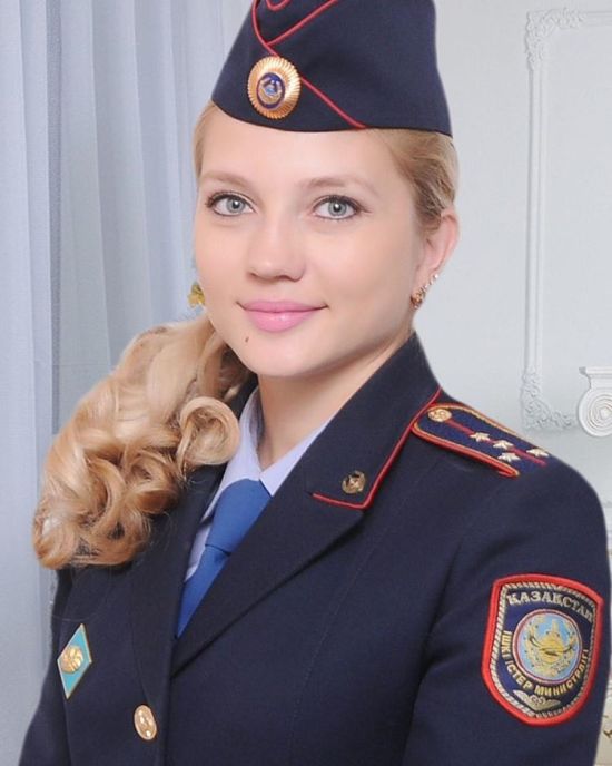 Симпатичные девушки на страже порядка