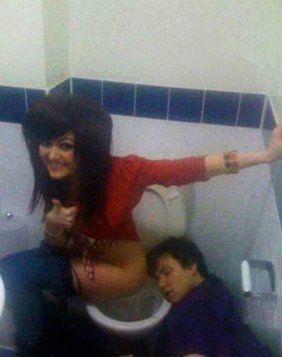 Девушки веселятся