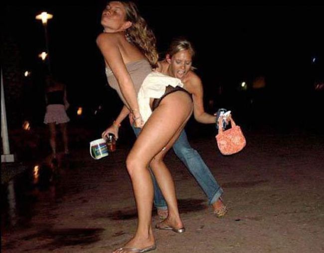 Девушки веселятся