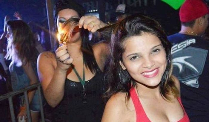 Девушки веселятся